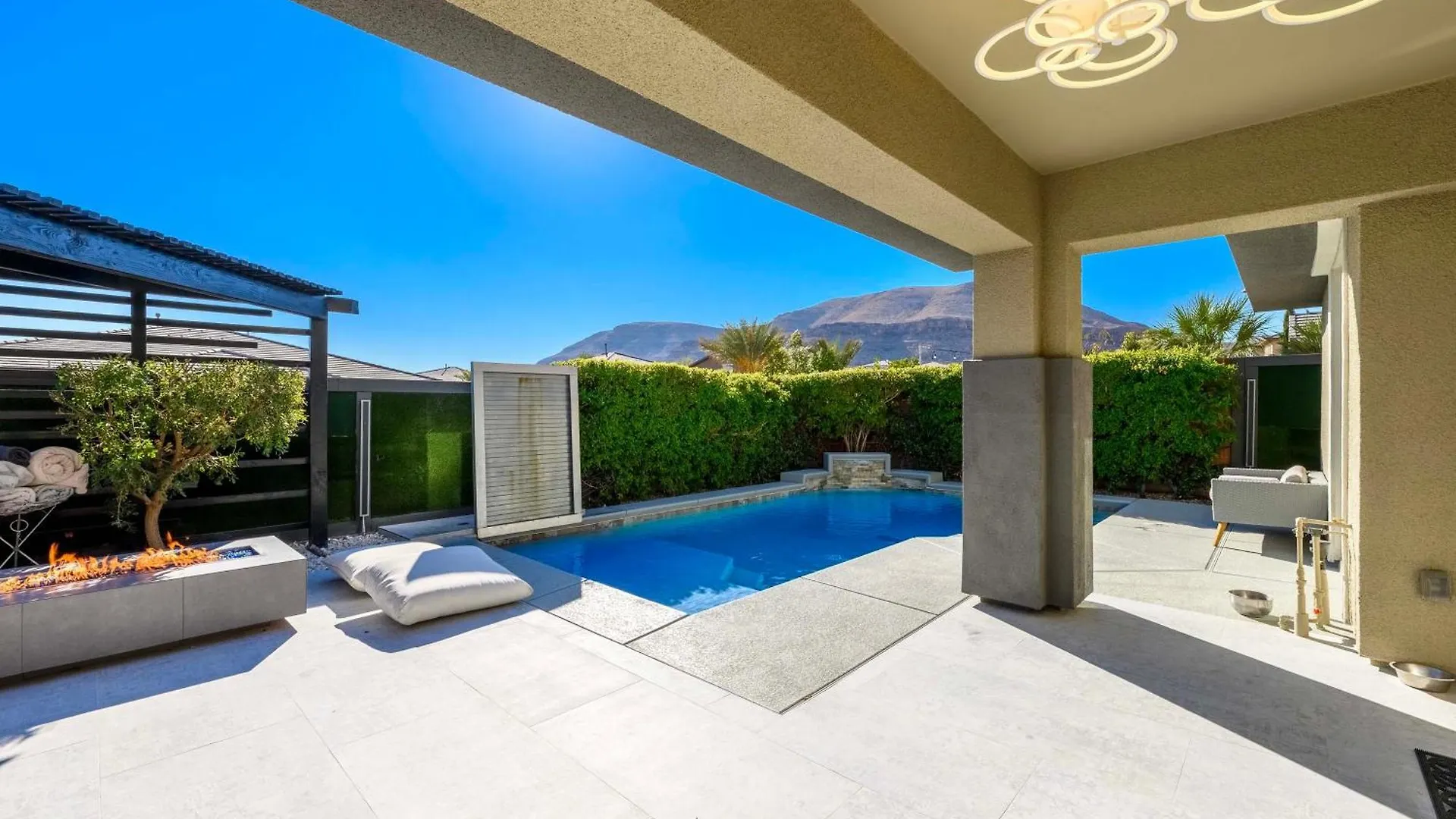 Summerlin Luxury-Modern Home With Pool And Cabana! ラスベガス 別荘