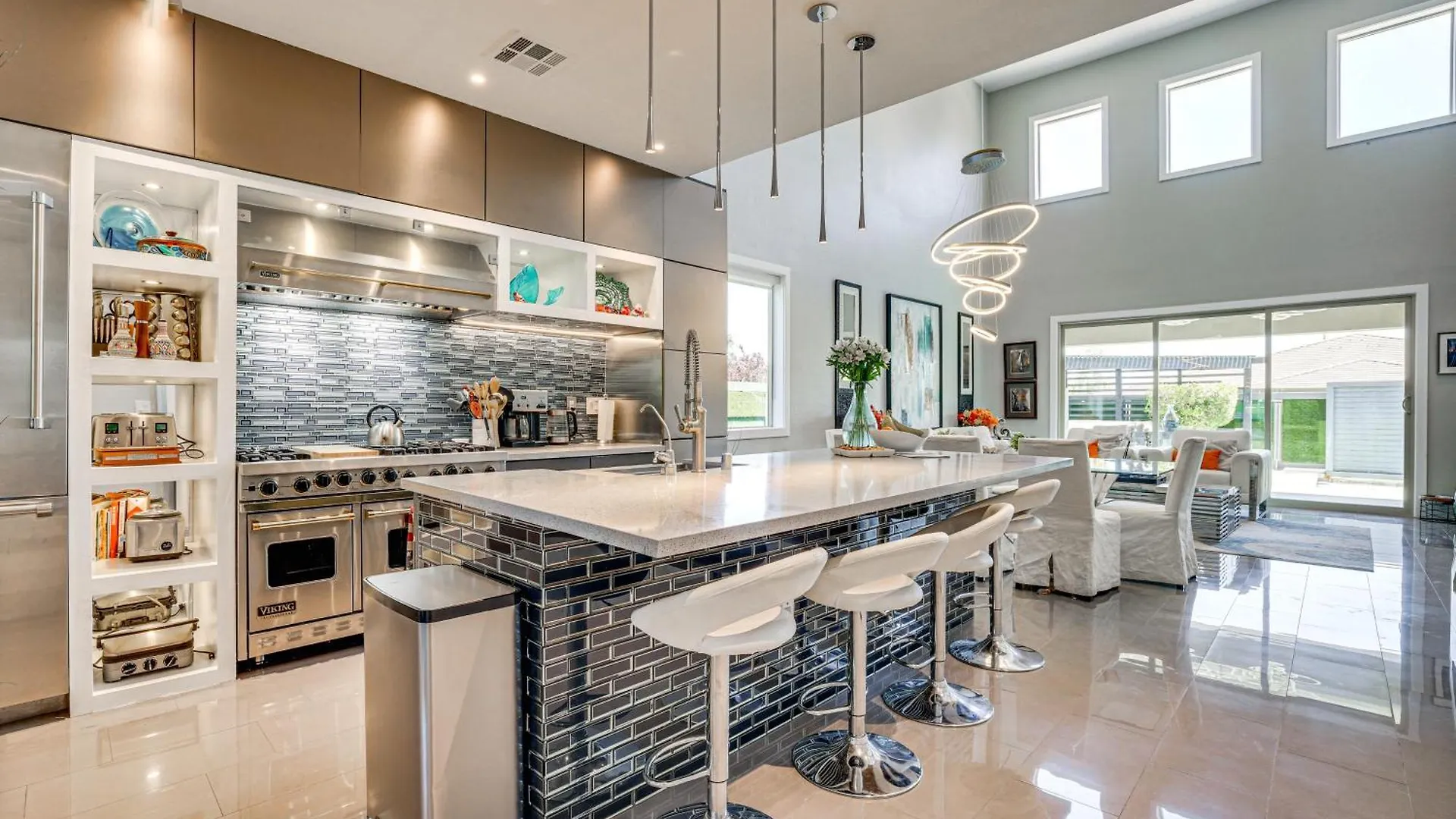 別荘 Summerlin Luxury-Modern Home With Pool And Cabana! ラスベガス